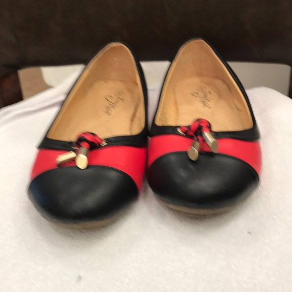 Flat shoes - Picture 2 of 5